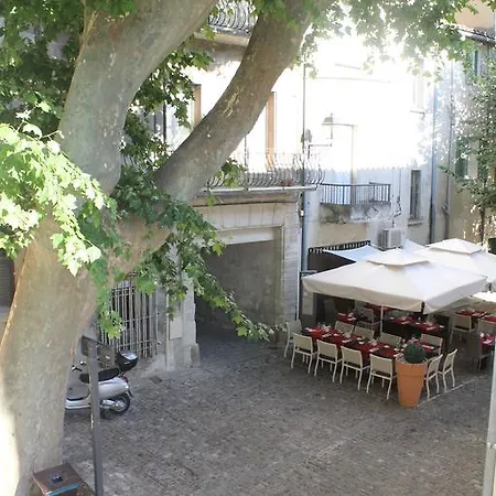 Studios Entre Le Pont D' Avignon Et Le Palais Des Papes Buitenkant foto